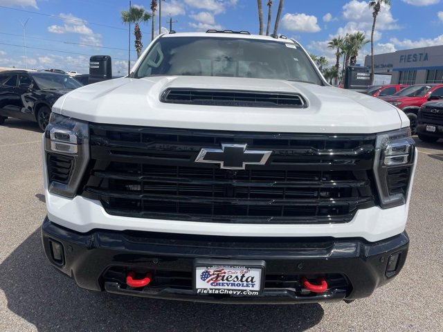 2026 Chevrolet Silverado 2500HD LT photo 2