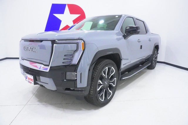 2025 GMC Sierra EV Denali's photo