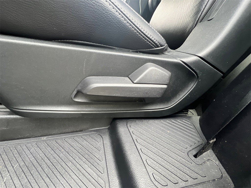 2022 Ford Explorer XLT photo 27