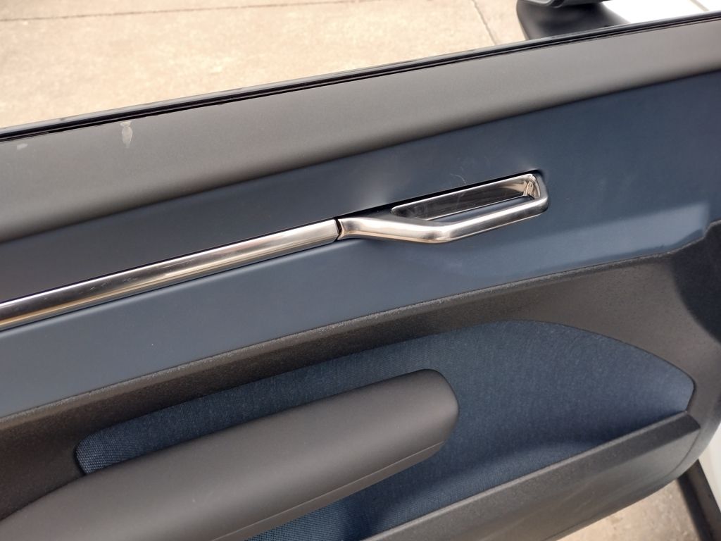 2025 VOLVO EX30 - Image 8