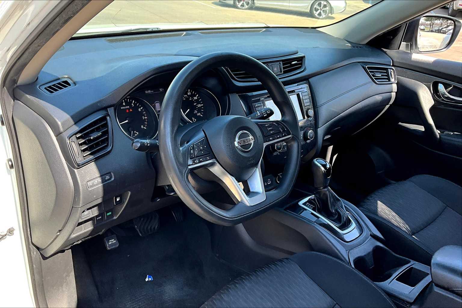 2018 Nissan Rogue S photo 15