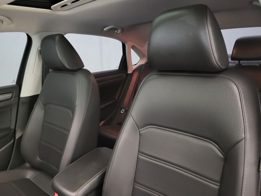 2020 Volkswagen Passat 2.0T R-Line photo 28