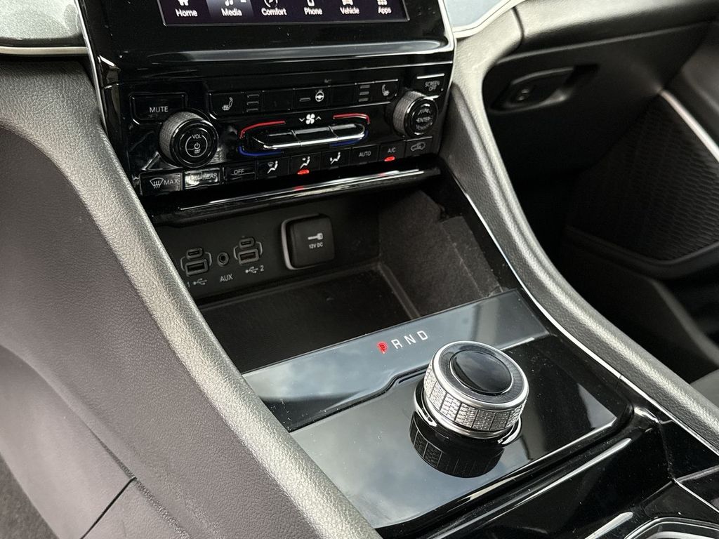 2021 Jeep Grand Cherokee Laredo photo 19