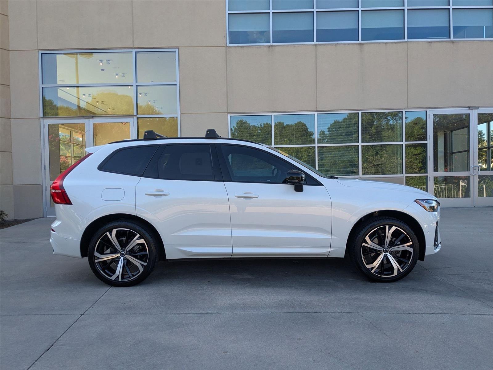 2023 Volvo XC60 Ultimate photo 4