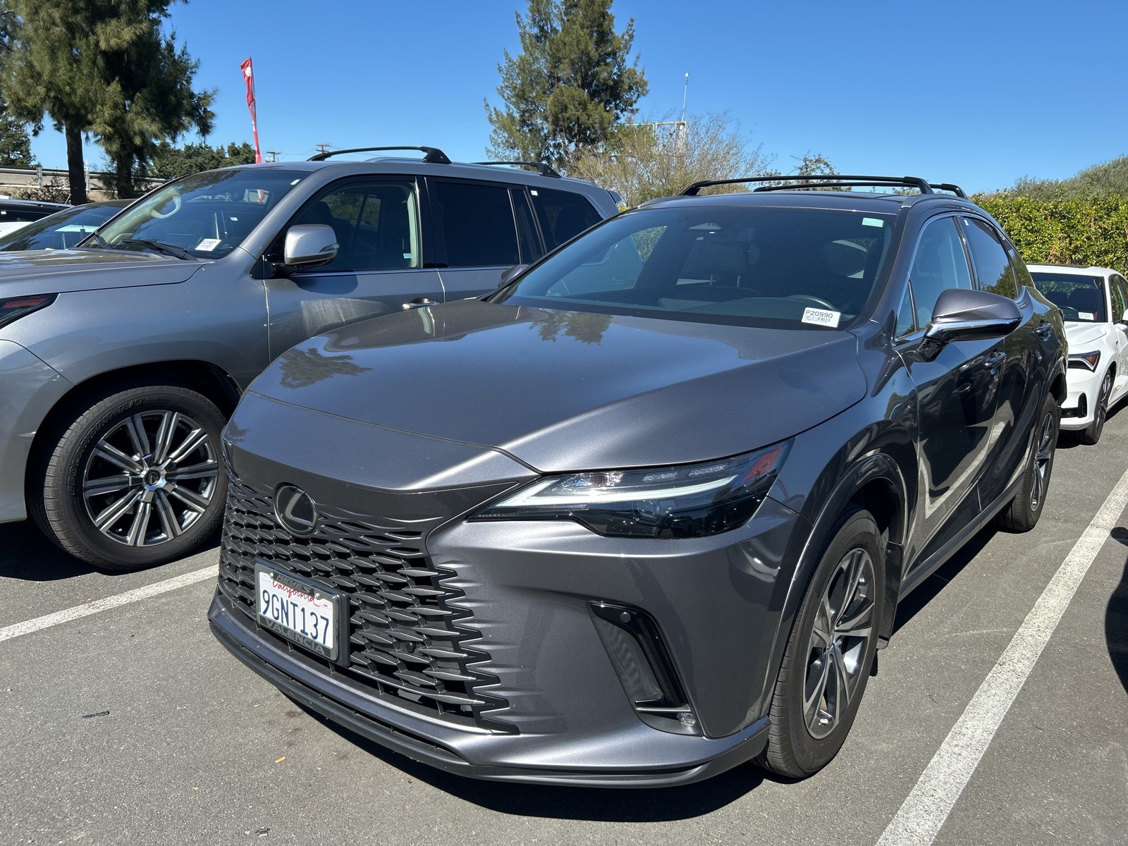 2023 Lexus RX 350h Premium photo 3