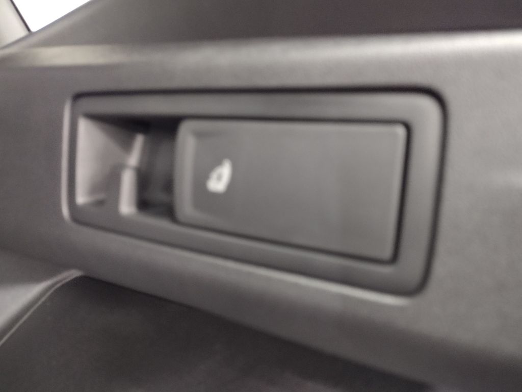 2025 Volkswagen Tiguan SE R-Line Black photo 16