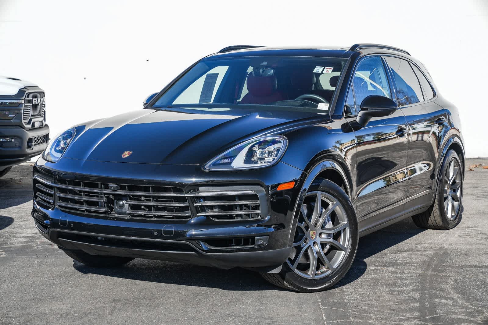 2023 Porsche Cayenne Base's photo