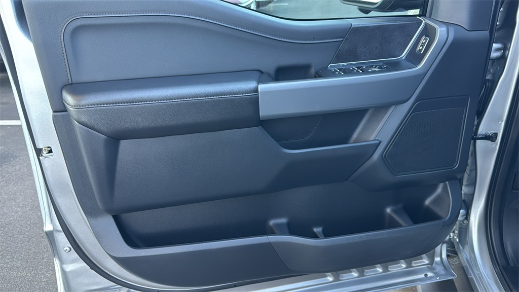 2025 Ford F-150 XLT photo 18