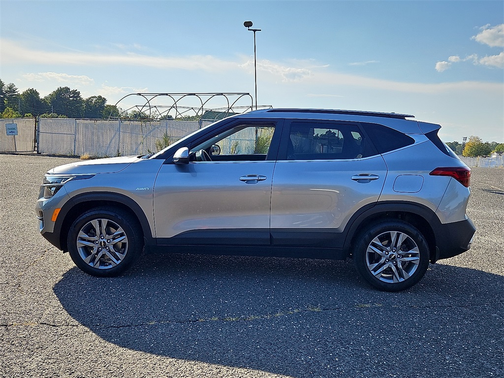 2022 Kia Seltos S photo 4