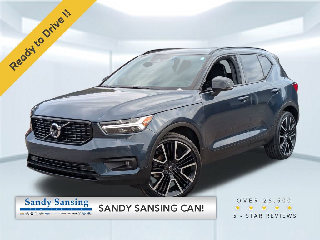 2022 Volvo XC40 R-Design