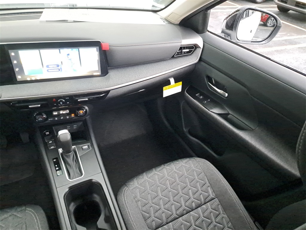 2026 Nissan Kicks SV photo 16