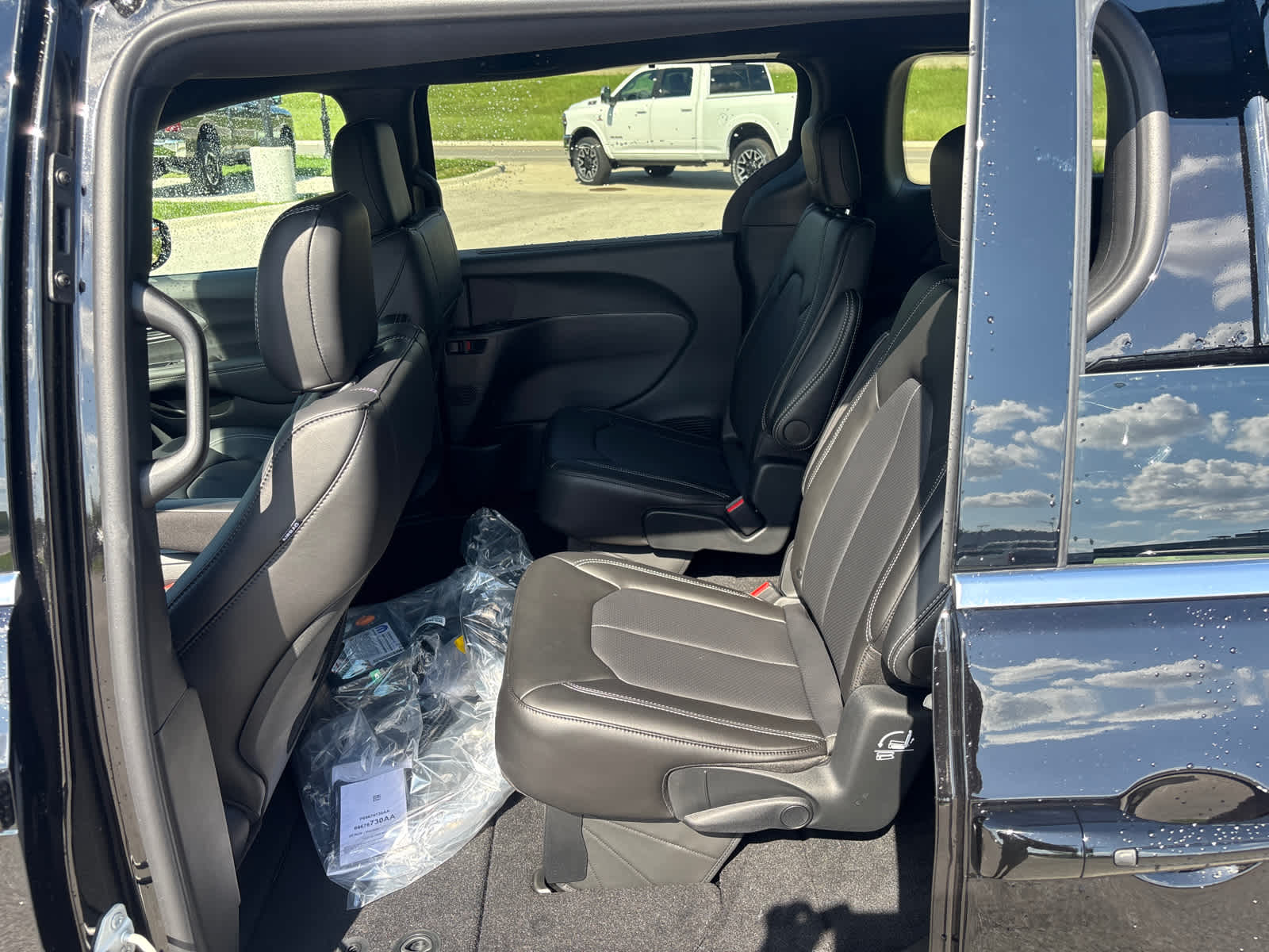2025 Chrysler Voyager LX photo 10