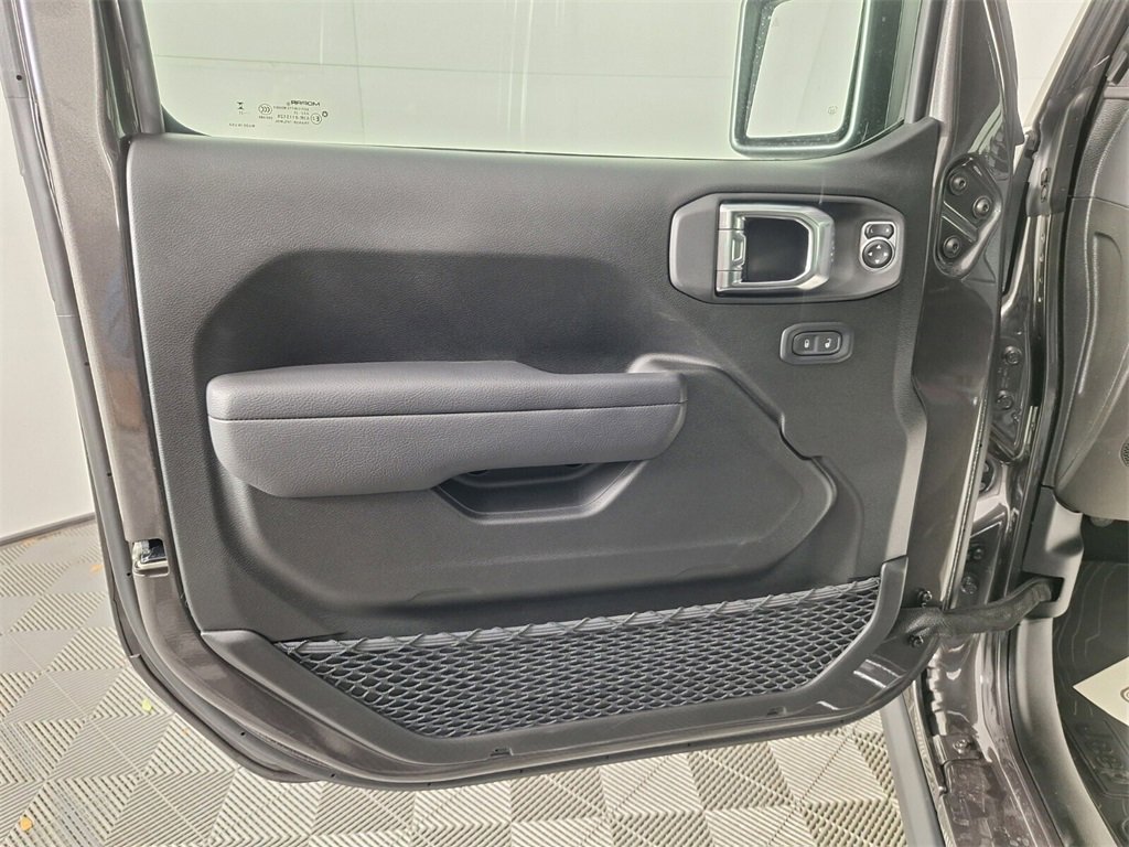 2025 Jeep Gladiator Rubicon photo 17