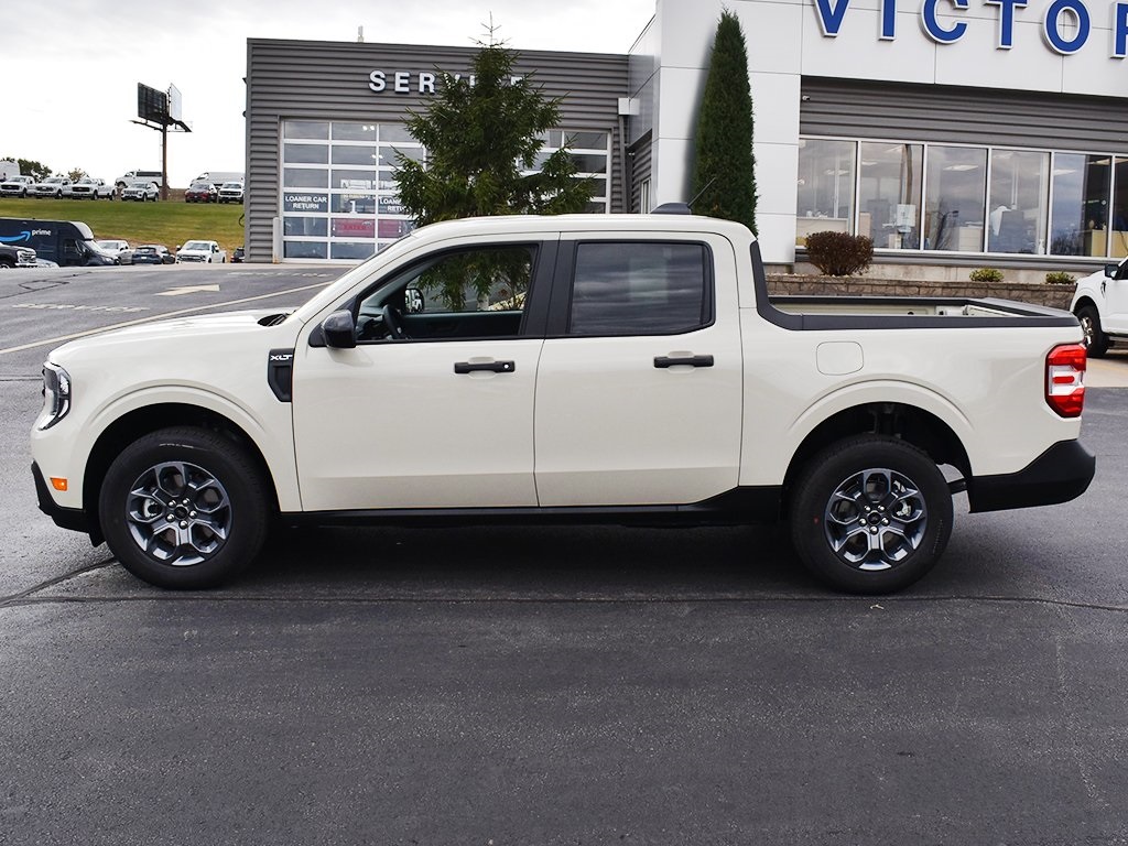 2025 Ford Maverick XLT photo 2