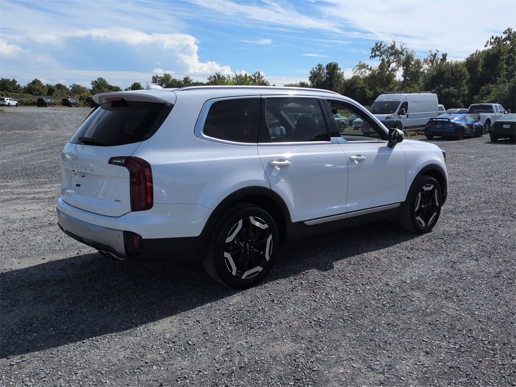2024 Kia Telluride S photo 3