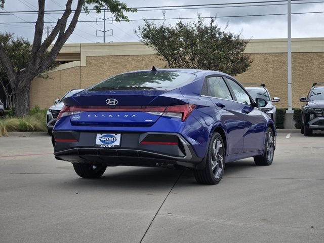 2025 Hyundai Elantra Hybrid Limited photo 4