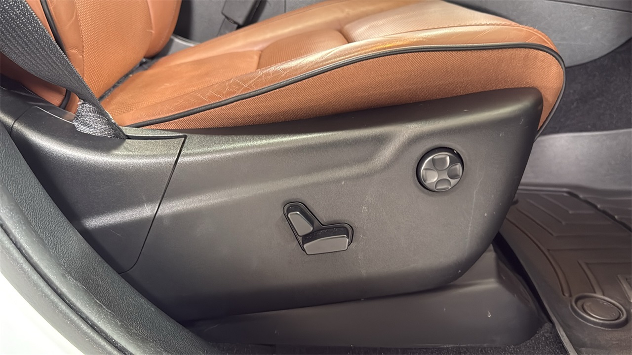 2020 Jeep Grand Cherokee Summit photo 20