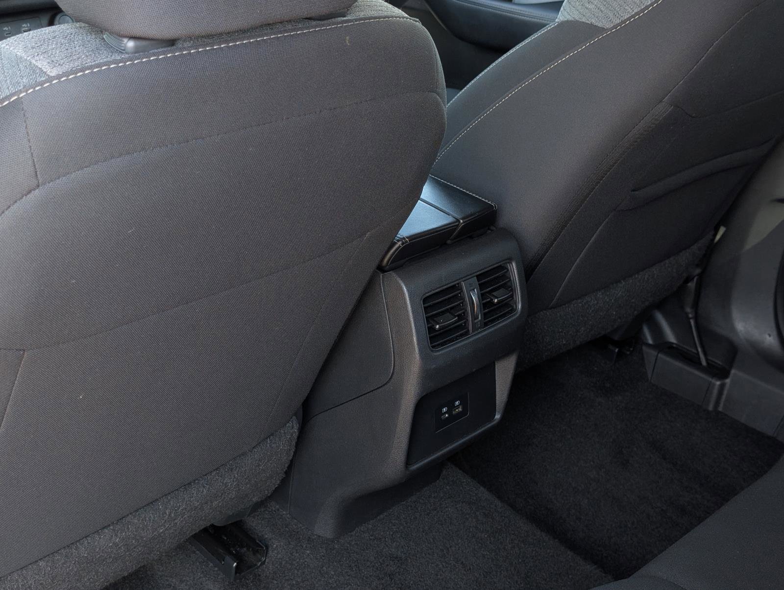 2023 Nissan Rogue SV photo 18