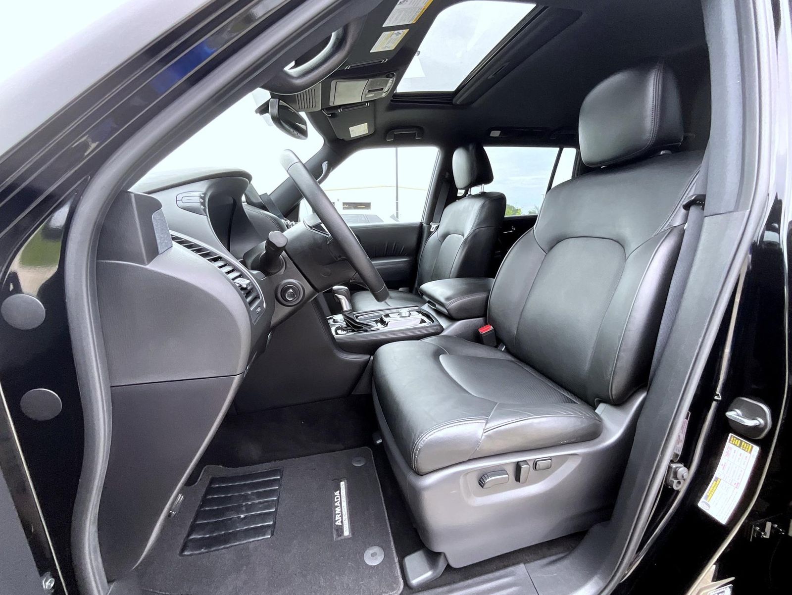 2022 Nissan Armada SL photo 11