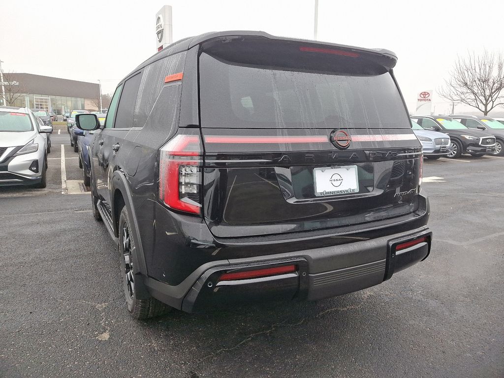 2025 Nissan Armada photo 3