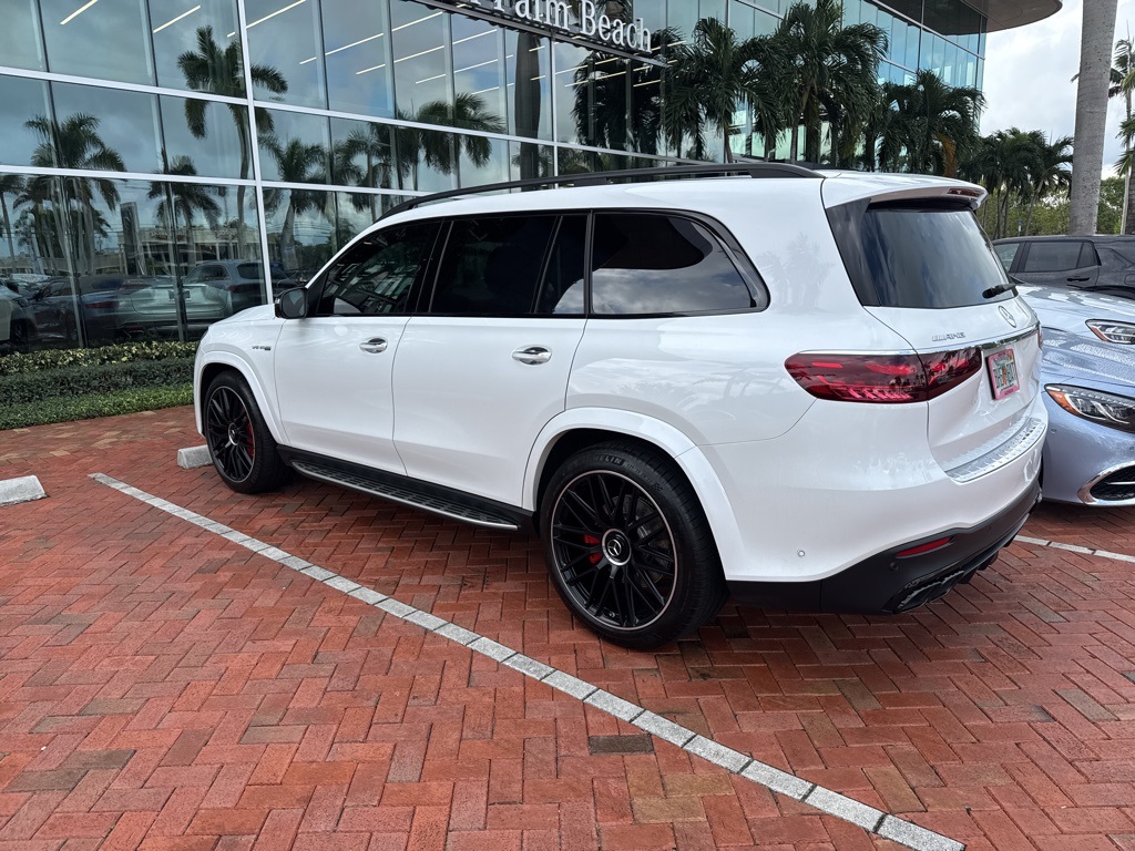 2025 Mercedes Benz GLS 63 AMG 4MATIC photo 2