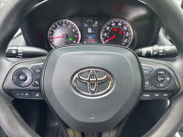 2022 Toyota RAV4 XLE photo 19