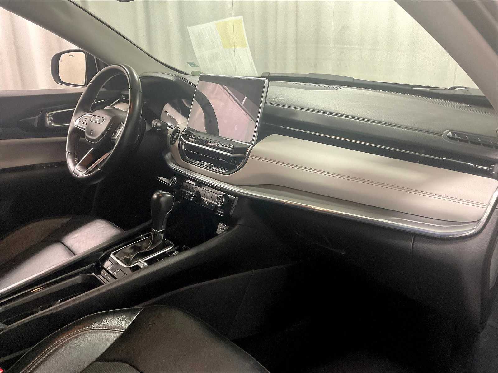 2022 Jeep Compass Limited photo 11