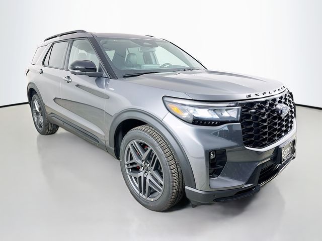 2026 Ford Explorer ST-LINE's photo