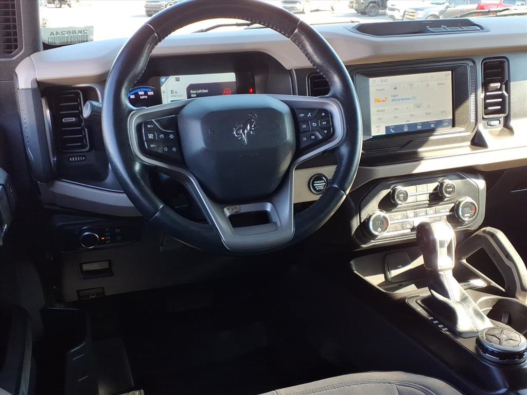 2021 Ford Bronco Base photo 2