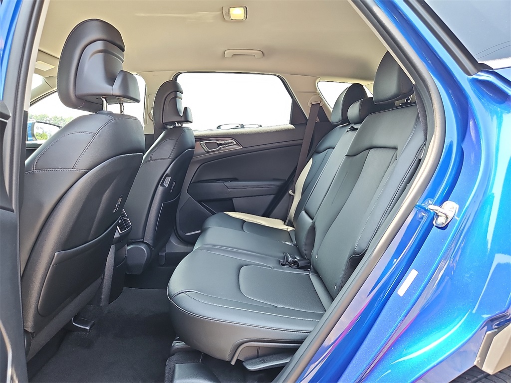 2025 Kia Sportage EX photo 12