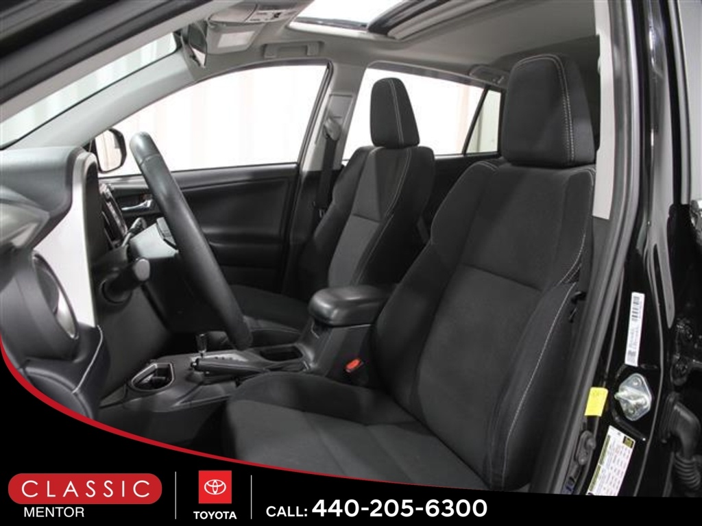 2018 Toyota RAV4 XLE photo 3