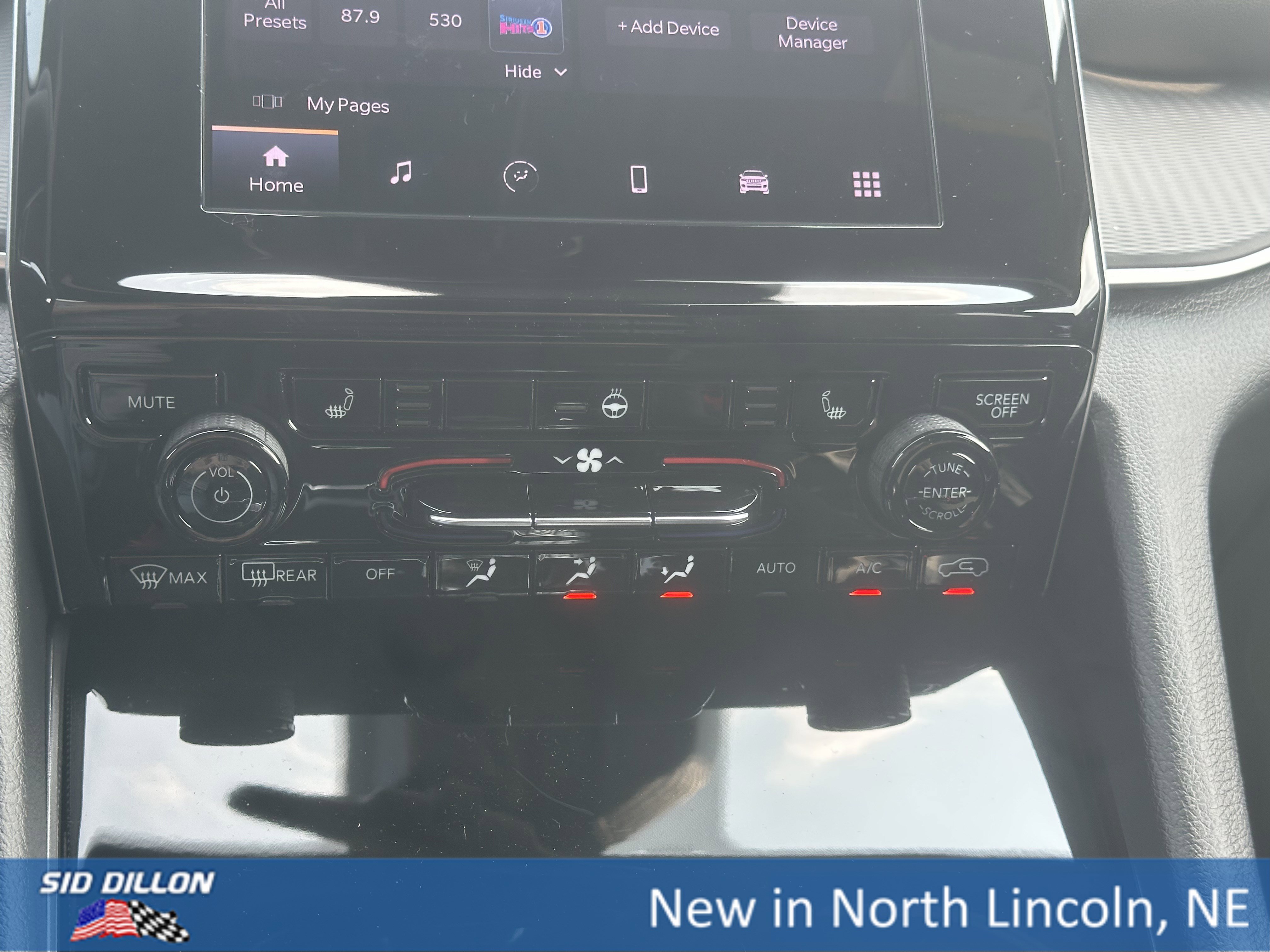 2025 Jeep Grand Cherokee Altitude photo 5