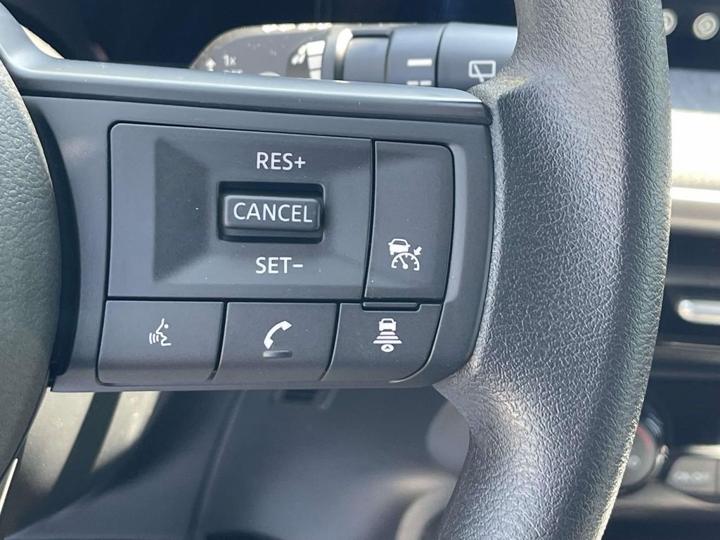 2026 Nissan Kicks SV photo 18