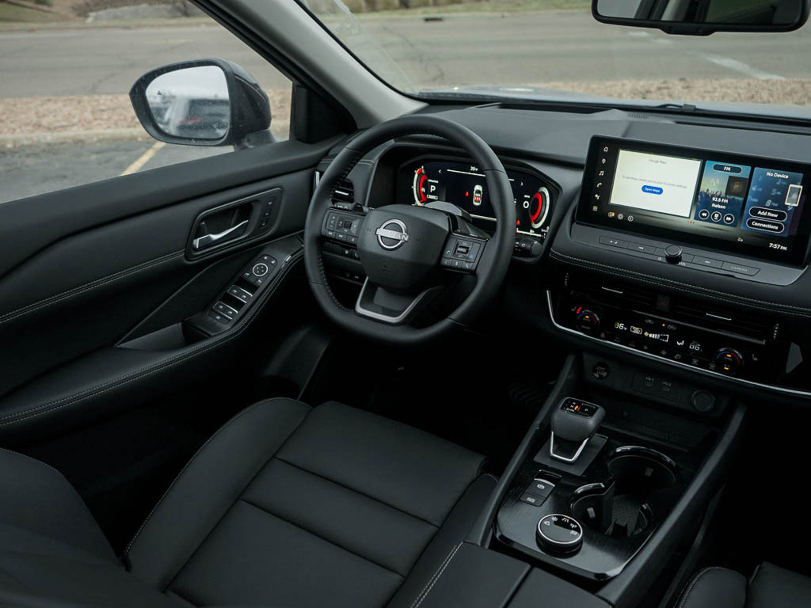 2025 Nissan Rogue SL photo 14