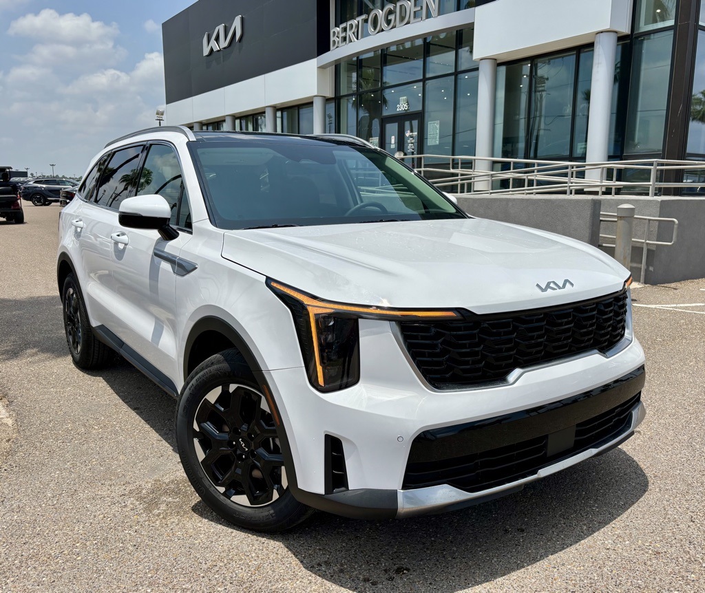 2025 Kia Sorento S's photo
