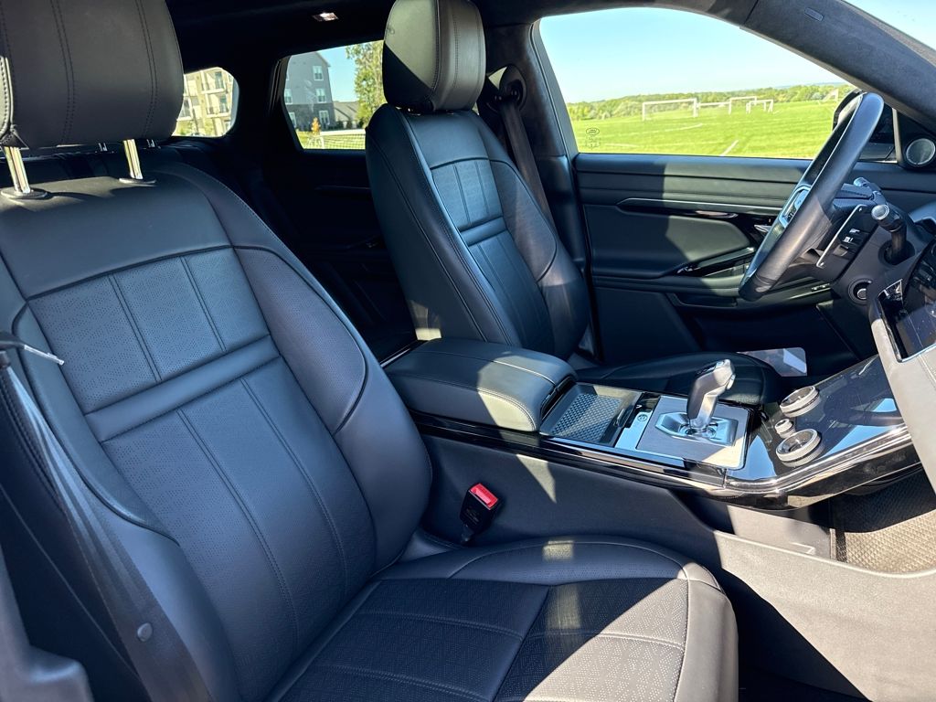 2021 Land Rover Range Rover Evoque R-Dynamic HSE photo 16