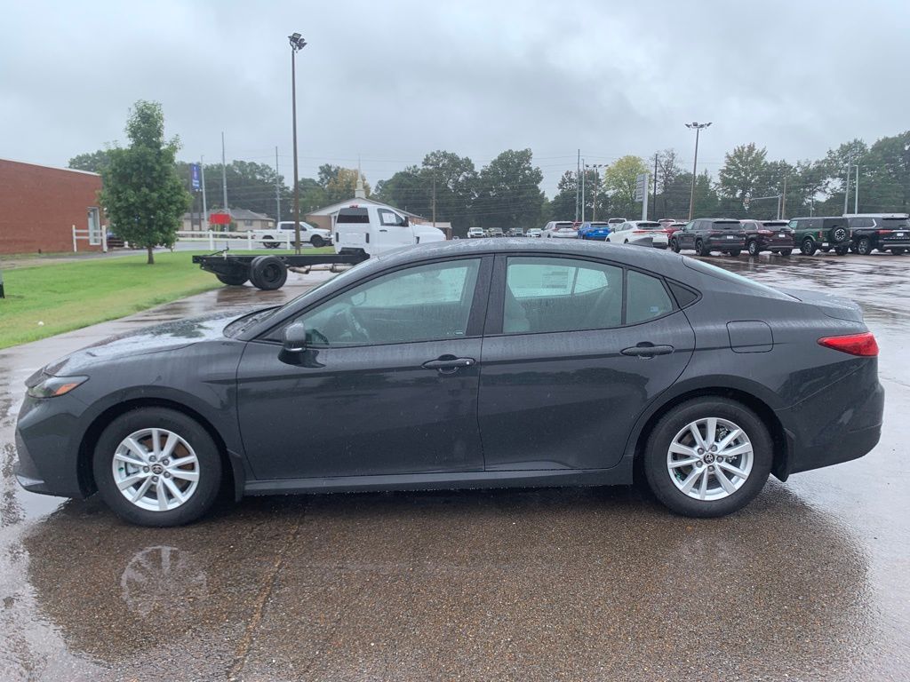2026 Toyota Camry LE photo 4