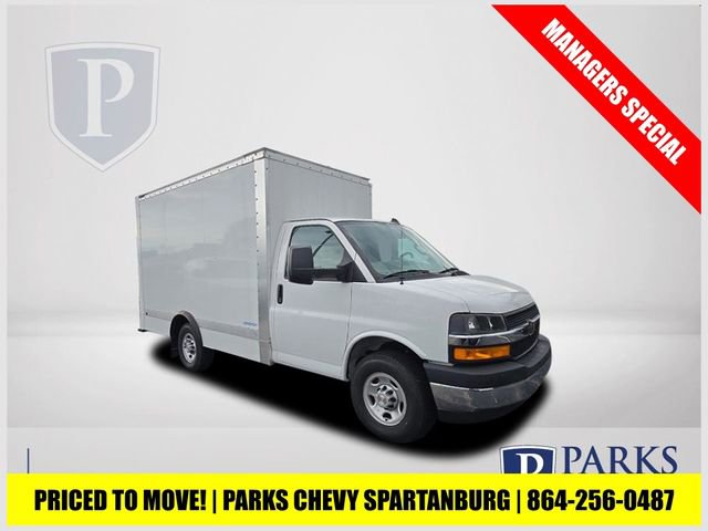 2024 Chevrolet Express Cutaway Base's photo