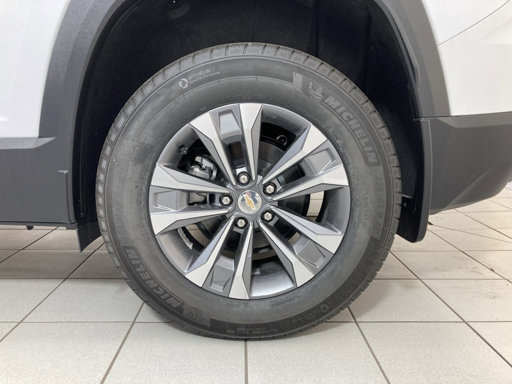 2026 Chevrolet Equinox LT photo 16
