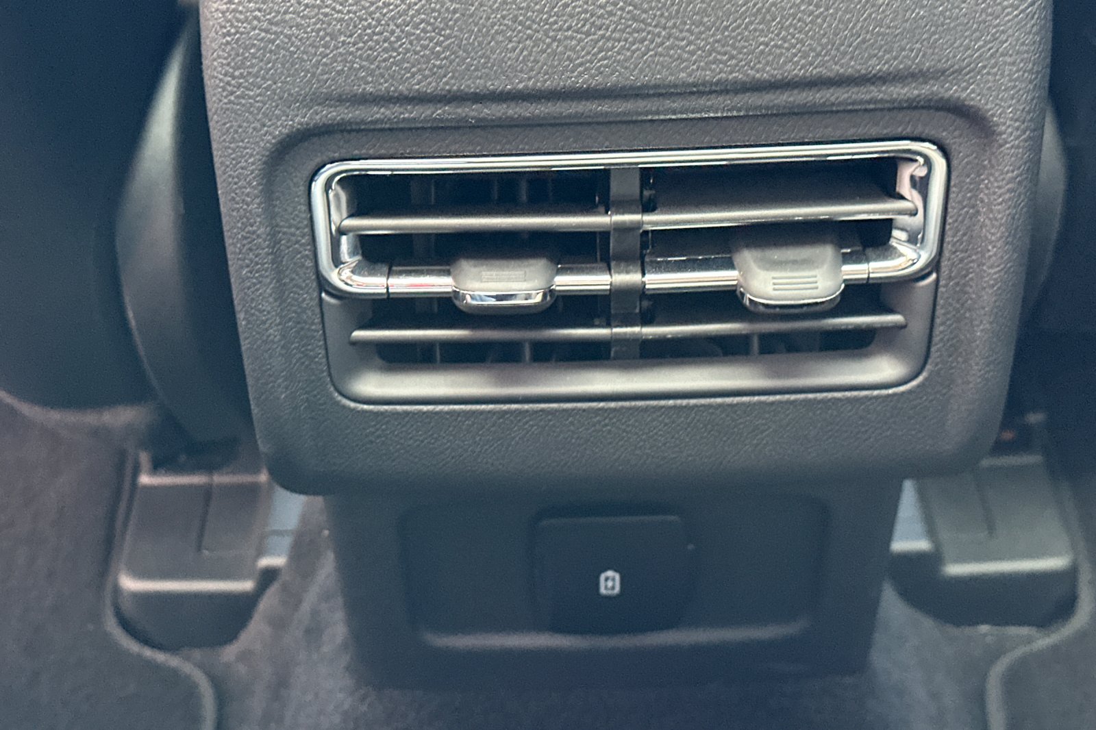 2025 Lincoln Corsair Grand Touring photo 13