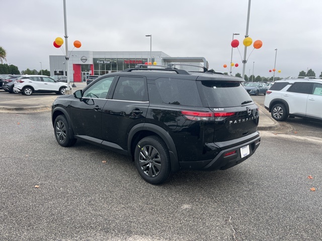 2025 Nissan Pathfinder SV photo 3