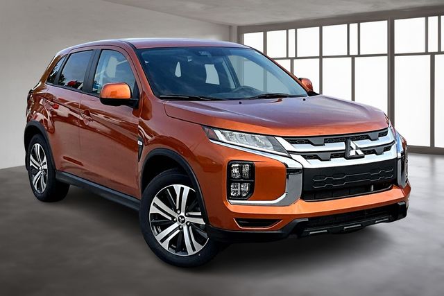 2025 Mitsubishi Outlander Sport ES photo 3