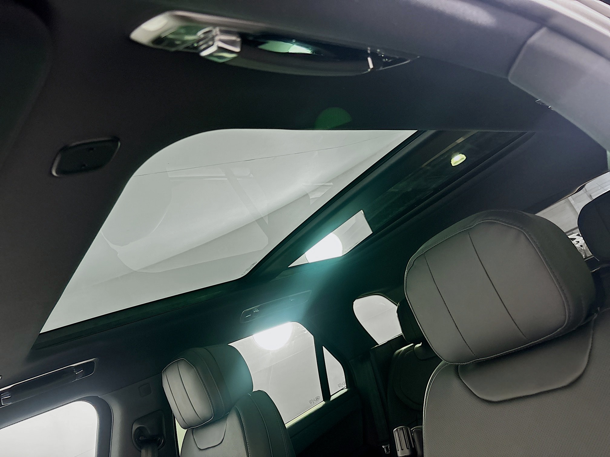 2025 Land Rover Range Rover Sport SE photo 13