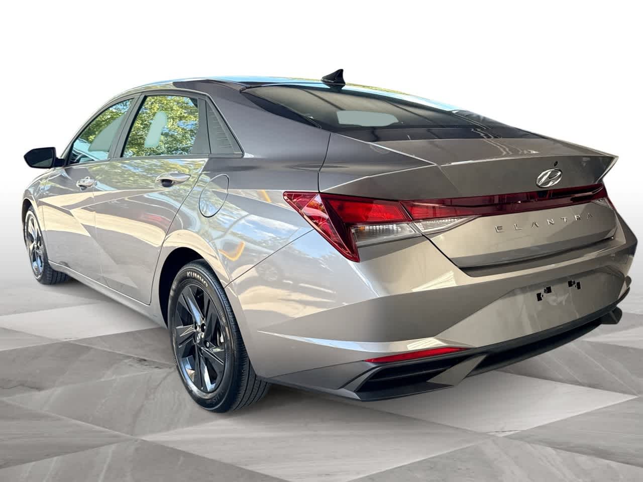 2023 Hyundai Elantra SEL photo 6