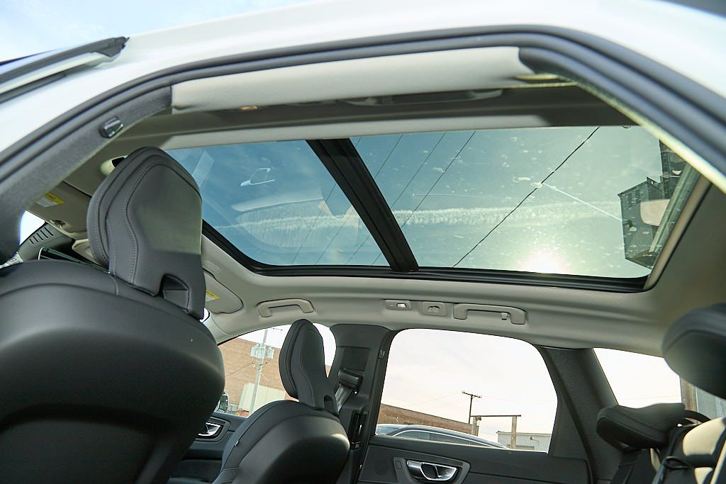 2026 VOLVO XC60 - Image 20