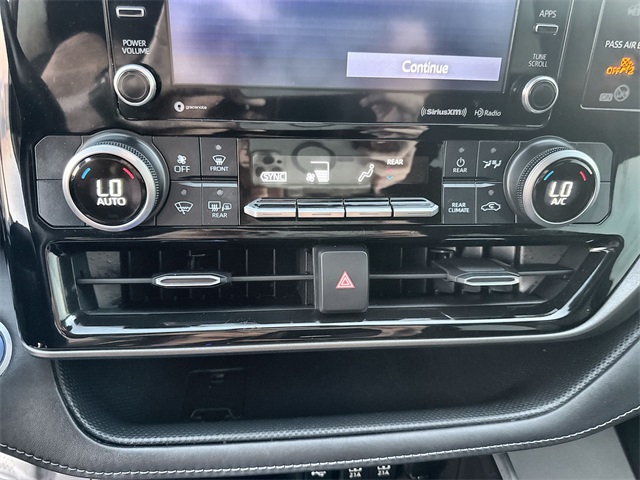2021 Toyota Highlander Hybrid LE photo 21