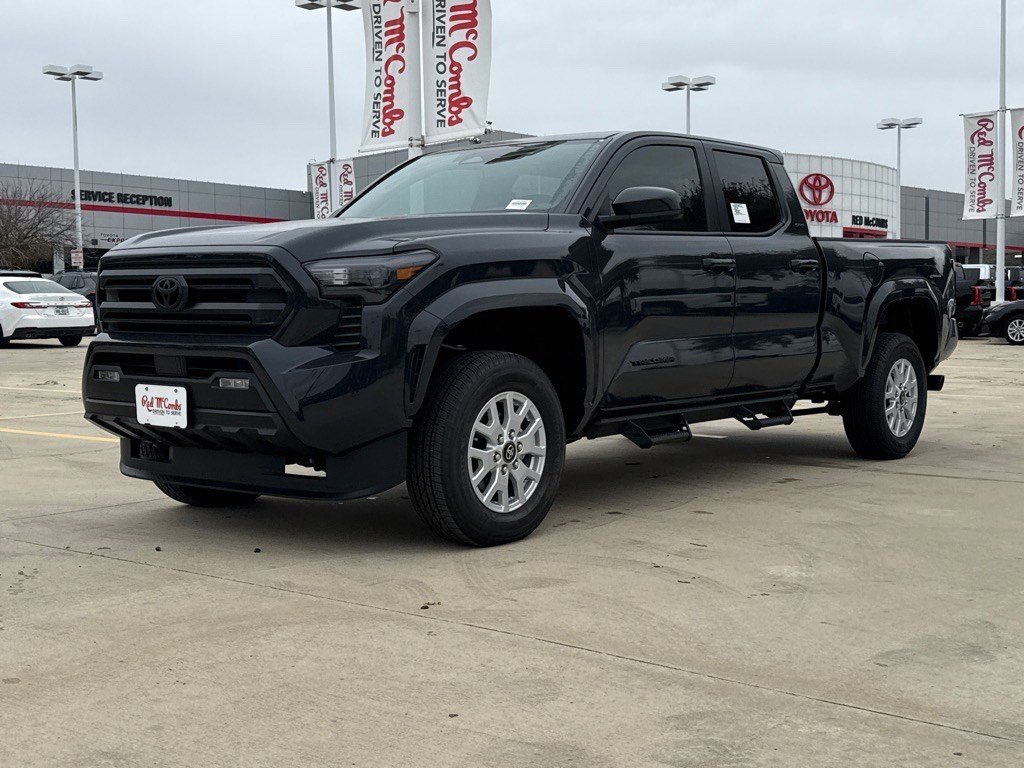 2025 Toyota Tacoma SR5's photo