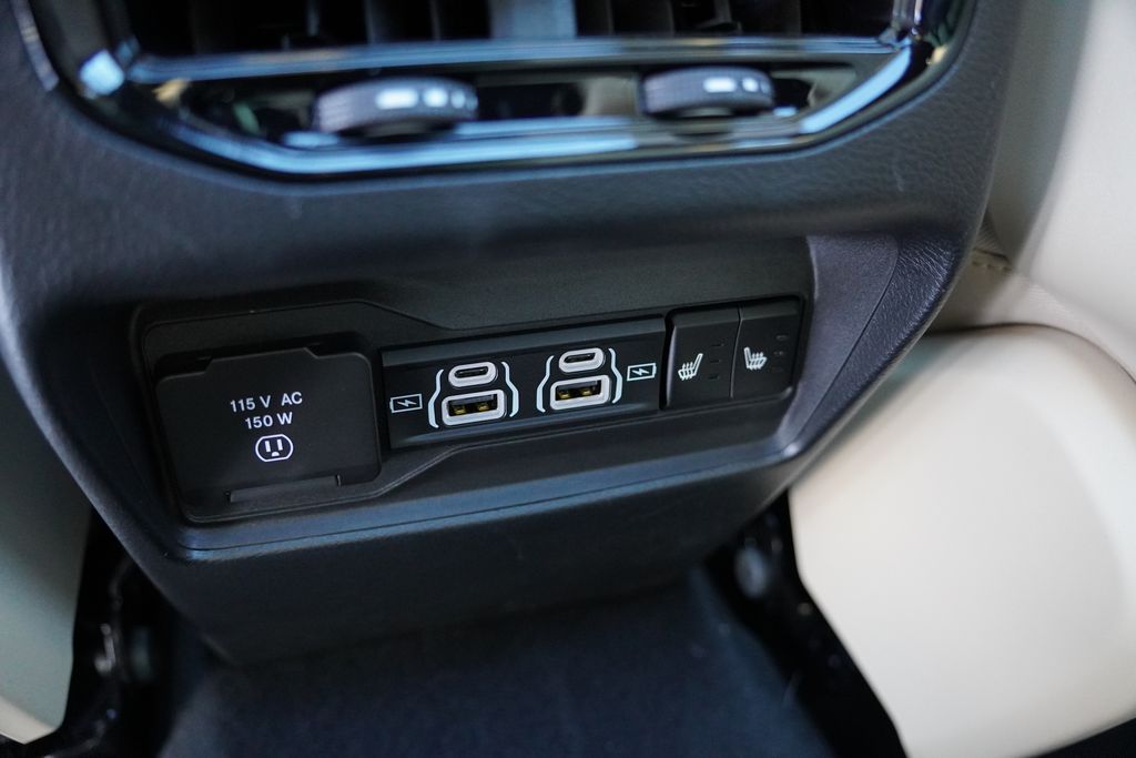 2024 Jeep Grand Cherokee Limited photo 3