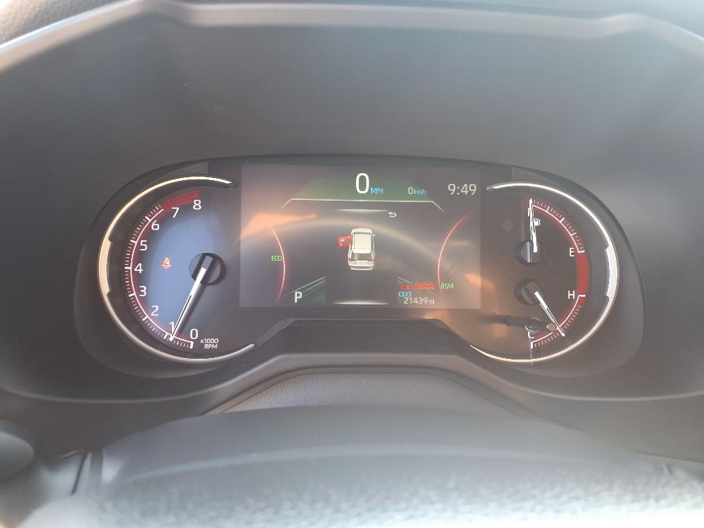 2023 Toyota RAV4 XLE Premium photo 18