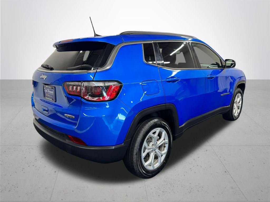 2024 Jeep Compass Latitude photo 7